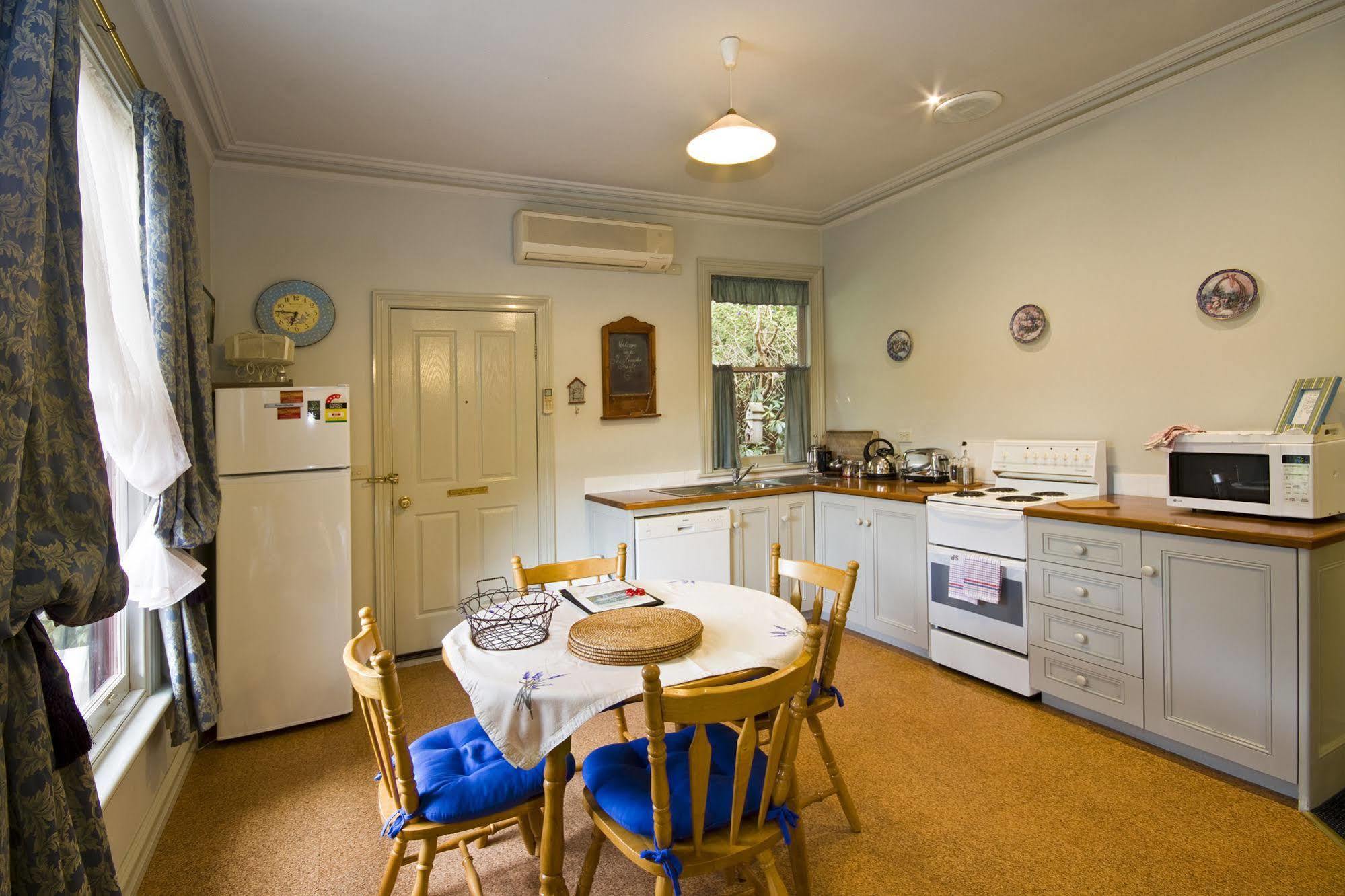Lemonade Creek Cottages Lorne Exteriör bild